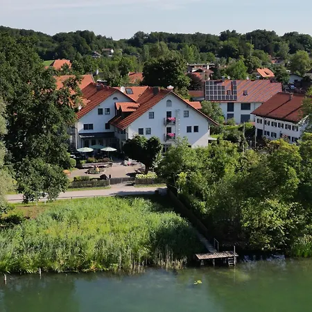 Sopherl Am - Fruehstueck Auf Der Seeterrasse, Sehr Ruhig Und Wunderschoen Am See, 3 Minuten Nach Oberpfaffenhofen, Viele Radtouren, Restaurants & Cafes In Der Umgebung ホテル 3*