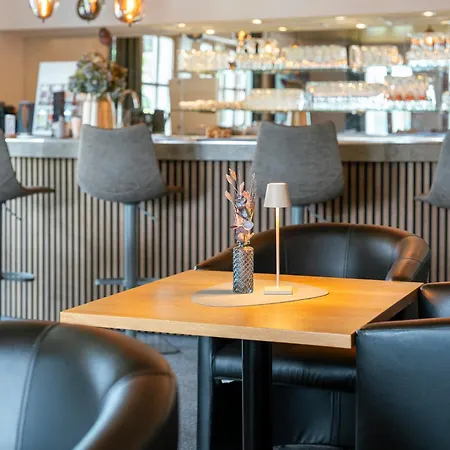 Sopherl Am - Fruehstueck Auf Der Seeterrasse, Sehr Ruhig Und Wunderschoen Am See, 3 Minuten Nach Oberpfaffenhofen, Viele Radtouren, Restaurants & Cafes In Der Umgebung ホテル 3*