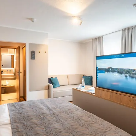 Sopherl Am - Fruehstueck Auf Der Seeterrasse, Sehr Ruhig Und Wunderschoen Am See, 3 Minuten Nach Oberpfaffenhofen, Viele Radtouren, Restaurants & Cafes In Der Umgebung 3* Weßling