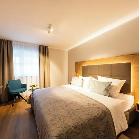 ホテル Sopherl Am - Fruehstueck Auf Der Seeterrasse, Sehr Ruhig Und Wunderschoen Am See, 3 Minuten Nach Oberpfaffenhofen, Viele Radtouren, Restaurants & Cafes In Der Umgebung 3*