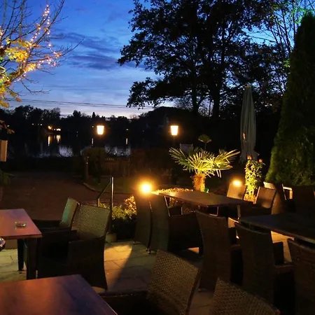 Sopherl Am - Fruehstueck Auf Der Seeterrasse, Sehr Ruhig Und Wunderschoen Am See, 3 Minuten Nach Oberpfaffenhofen, Viele Radtouren, Restaurants & Cafes In Der Umgebung