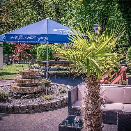 Sopherl Am - Fruehstueck Auf Der Seeterrasse, Sehr Ruhig Und Wunderschoen Am See, 3 Minuten Nach Oberpfaffenhofen, Viele Radtouren, Restaurants & Cafes In Der Umgebung 3*