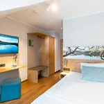 Hotel Sopherl Am - Fruehstueck Auf Der Seeterrasse, Sehr Ruhig Und Wunderschoen Am See, 3 Minuten Nach Oberpfaffenhofen, Viele Radtouren, Restaurants & Cafes In Der Umgebung 3*