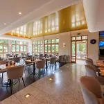 Sopherl Am - Fruehstueck Auf Der Seeterrasse, Sehr Ruhig Und Wunderschoen Am See, 3 Minuten Nach Oberpfaffenhofen, Viele Radtouren, Restaurants & Cafes In Der Umgebung Wessling