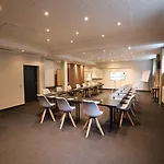 Sopherl Am - Fruehstueck Auf Der Seeterrasse, Sehr Ruhig Und Wunderschoen Am See, 3 Minuten Nach Oberpfaffenhofen, Viele Radtouren, Restaurants & Cafes In Der Umgebung