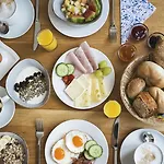 Sopherl Am - Fruehstueck Auf Der Seeterrasse, Sehr Ruhig Und Wunderschoen Am See, 3 Minuten Nach Oberpfaffenhofen, Viele Radtouren, Restaurants & Cafes In Der Umgebung Hotel 3*