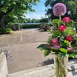 Hotel Sopherl Am - Fruehstueck Auf Der Seeterrasse, Sehr Ruhig Und Wunderschoen Am See, 3 Minuten Nach Oberpfaffenhofen, Viele Radtouren, Restaurants & Cafes In Der Umgebung 3*