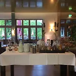 Hotel Sopherl Am - Fruehstueck Auf Der Seeterrasse, Sehr Ruhig Und Wunderschoen Am See, 3 Minuten Nach Oberpfaffenhofen, Viele Radtouren, Restaurants & Cafes In Der Umgebung 3*