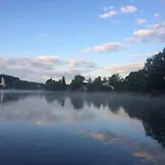 Sopherl Am - Fruehstueck Auf Der Seeterrasse, Sehr Ruhig Und Wunderschoen Am See, 3 Minuten Nach Oberpfaffenhofen, Viele Radtouren, Restaurants & Cafes In Der Umgebung Wessling