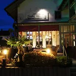 Hotel Sopherl Am - Fruehstueck Auf Der Seeterrasse, Sehr Ruhig Und Wunderschoen Am See, 3 Minuten Nach Oberpfaffenhofen, Viele Radtouren, Restaurants & Cafes In Der Umgebung 3*