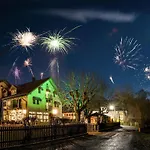 Sopherl Am - Fruehstueck Auf Der Seeterrasse, Sehr Ruhig Und Wunderschoen Am See, 3 Minuten Nach Oberpfaffenhofen, Viele Radtouren, Restaurants & Cafes In Der Umgebung Hotel 3*