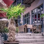 Hotel Sopherl Am - Fruehstueck Auf Der Seeterrasse, Sehr Ruhig Und Wunderschoen Am See, 3 Minuten Nach Oberpfaffenhofen, Viele Radtouren, Restaurants & Cafes In Der Umgebung