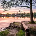 Sopherl Am - Fruehstueck Auf Der Seeterrasse, Sehr Ruhig Und Wunderschoen Am See, 3 Minuten Nach Oberpfaffenhofen, Viele Radtouren, Restaurants & Cafes In Der Umgebung Wessling