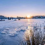 Sopherl Am - Fruehstueck Auf Der Seeterrasse, Sehr Ruhig Und Wunderschoen Am See, 3 Minuten Nach Oberpfaffenhofen, Viele Radtouren, Restaurants & Cafes In Der Umgebung 3* Wessling
