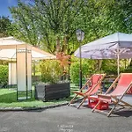 Hotel Sopherl Am - Fruehstueck Auf Der Seeterrasse, Sehr Ruhig Und Wunderschoen Am See, 3 Minuten Nach Oberpfaffenhofen, Viele Radtouren, Restaurants & Cafes In Der Umgebung