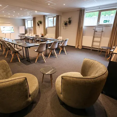 Sopherl Am - Frühstück Auf Der Seeterrasse, Sehr Ruhig Und Wunderschön Am See, 3 Minuten Nach Oberpfaffenhofen, Viele Radtouren, Restaurants&cafes In Der Umgebung 3*