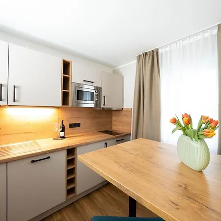 Sopherl Am - Fruehstueck Auf Der Seeterrasse, Sehr Ruhig Und Wunderschoen Am See, 3 Minuten Nach Oberpfaffenhofen, Viele Radtouren, Restaurants & Cafes In Der Umgebung