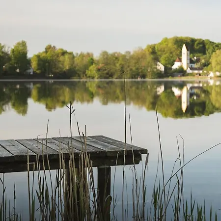 Sopherl Am - Fruehstueck Auf Der Seeterrasse, Sehr Ruhig Und Wunderschoen Am See, 3 Minuten Nach Oberpfaffenhofen, Viele Radtouren, Restaurants & Cafes In Der Umgebung Hotel Wessling