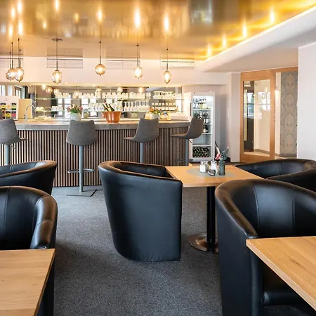 Sopherl Am - Fruehstueck Auf Der Seeterrasse, Sehr Ruhig Und Wunderschoen Am See, 3 Minuten Nach Oberpfaffenhofen, Viele Radtouren, Restaurants & Cafes In Der Umgebung 3* Wessling