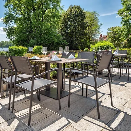 Hotel Sopherl Am - Fruehstueck Auf Der Seeterrasse, Sehr Ruhig Und Wunderschoen Am See, 3 Minuten Nach Oberpfaffenhofen, Viele Radtouren, Restaurants & Cafes In Der Umgebung