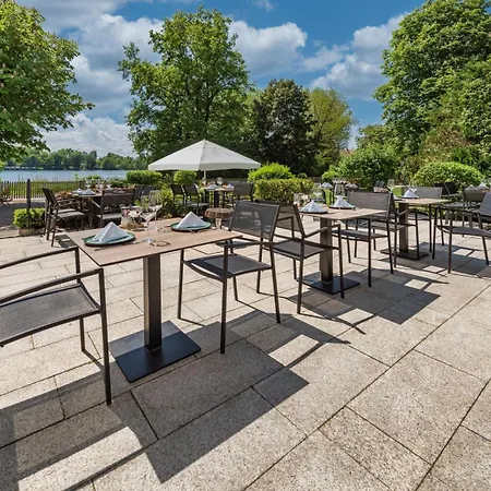 Sopherl Am - Fruehstueck Auf Der Seeterrasse, Sehr Ruhig Und Wunderschoen Am See, 3 Minuten Nach Oberpfaffenhofen, Viele Radtouren, Restaurants & Cafes In Der Umgebung Hotel 3*