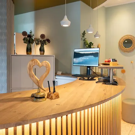 Sopherl Am - Fruehstueck Auf Der Seeterrasse, Sehr Ruhig Und Wunderschoen Am See, 3 Minuten Nach Oberpfaffenhofen, Viele Radtouren, Restaurants & Cafes In Der Umgebung 酒店