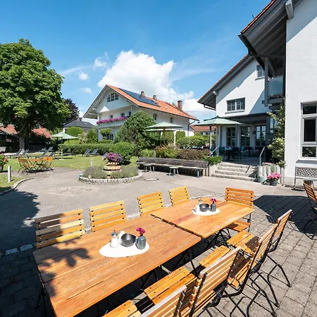 Hotel Sopherl Am - Frühstück Auf Der Seeterrasse, Sehr Ruhig Und Wunderschön Am See, 3 Minuten Nach Oberpfaffenhofen, Viele Radtouren, Restaurants&cafes In Der Umgebung