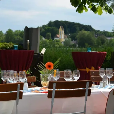 Hotel Sopherl Am - Fruehstueck Auf Der Seeterrasse, Sehr Ruhig Und Wunderschoen Am See, 3 Minuten Nach Oberpfaffenhofen, Viele Radtouren, Restaurants & Cafes In Der Umgebung 3*