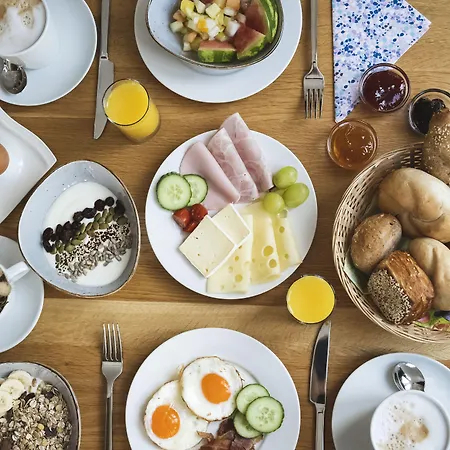 Sopherl Am - Fruehstueck Auf Der Seeterrasse, Sehr Ruhig Und Wunderschoen Am See, 3 Minuten Nach Oberpfaffenhofen, Viele Radtouren, Restaurants & Cafes In Der Umgebung 酒店 3*