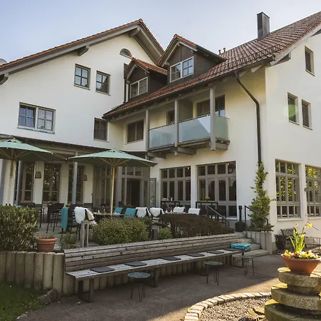 Hotel Sopherl Am - Fruehstueck Auf Der Seeterrasse, Sehr Ruhig Und Wunderschoen Am See, 3 Minuten Nach Oberpfaffenhofen, Viele Radtouren, Restaurants & Cafes In Der Umgebung