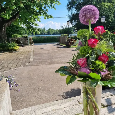 Hotel Sopherl Am - Frühstück Auf Der Seeterrasse, Sehr Ruhig Und Wunderschön Am See, 3 Minuten Nach Oberpfaffenhofen, Viele Radtouren, Restaurants&cafes In Der Umgebung 3*