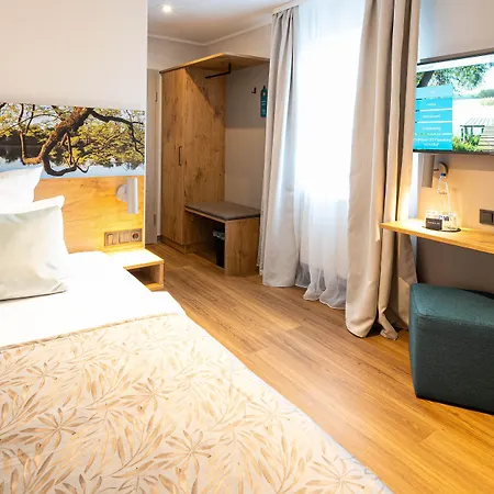 Sopherl Am - Frühstück Auf Der Seeterrasse, Sehr Ruhig Und Wunderschön Am See, 3 Minuten Nach Oberpfaffenhofen, Viele Radtouren, Restaurants&cafes In Der Umgebung Hotel Weßling