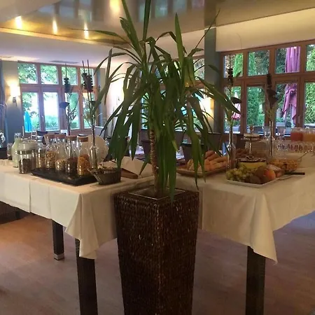 Sopherl Am - Frühstück Auf Der Seeterrasse, Sehr Ruhig Und Wunderschön Am See, 3 Minuten Nach Oberpfaffenhofen, Viele Radtouren, Restaurants&cafes In Der Umgebung 3* Weßling