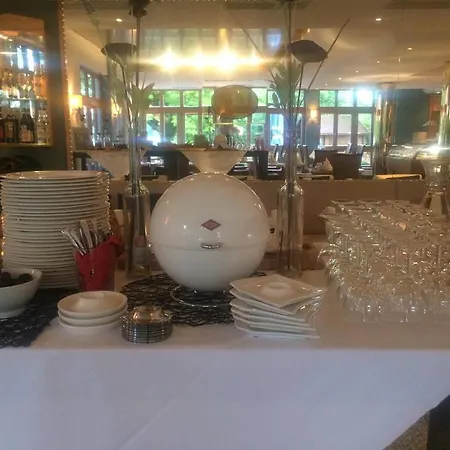 Hotel Sopherl Am - Fruehstueck Auf Der Seeterrasse, Sehr Ruhig Und Wunderschoen Am See, 3 Minuten Nach Oberpfaffenhofen, Viele Radtouren, Restaurants & Cafes In Der Umgebung 3*
