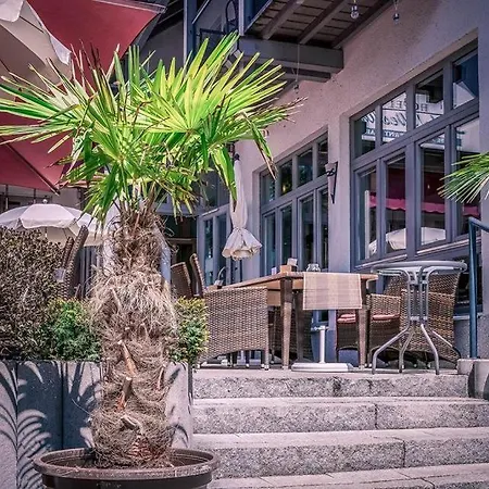 Hotel Sopherl Am - Fruehstueck Auf Der Seeterrasse, Sehr Ruhig Und Wunderschoen Am See, 3 Minuten Nach Oberpfaffenhofen, Viele Radtouren, Restaurants & Cafes In Der Umgebung