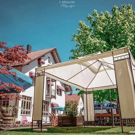 Sopherl Am - Fruehstueck Auf Der Seeterrasse, Sehr Ruhig Und Wunderschoen Am See, 3 Minuten Nach Oberpfaffenhofen, Viele Radtouren, Restaurants & Cafes In Der Umgebung Hotel