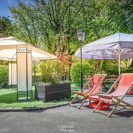 Hotel Sopherl Am - Fruehstueck Auf Der Seeterrasse, Sehr Ruhig Und Wunderschoen Am See, 3 Minuten Nach Oberpfaffenhofen, Viele Radtouren, Restaurants & Cafes In Der Umgebung