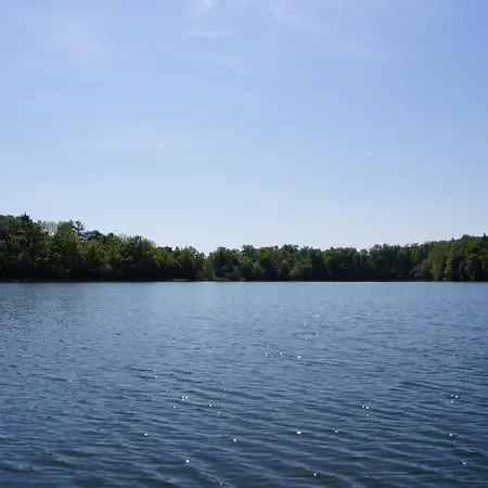Sopherl Am - Fruehstueck Auf Der Seeterrasse, Sehr Ruhig Und Wunderschoen Am See, 3 Minuten Nach Oberpfaffenhofen, Viele Radtouren, Restaurants & Cafes In Der Umgebung