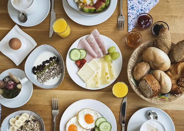 Sopherl Am - Fruehstueck Auf Der Seeterrasse, Sehr Ruhig Und Wunderschoen Am See, 3 Minuten Nach Oberpfaffenhofen, Viele Radtouren, Restaurants & Cafes In Der Umgebung מלון 3*