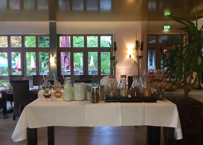 מלון Sopherl Am - Fruehstueck Auf Der Seeterrasse, Sehr Ruhig Und Wunderschoen Am See, 3 Minuten Nach Oberpfaffenhofen, Viele Radtouren, Restaurants & Cafes In Der Umgebung 3*