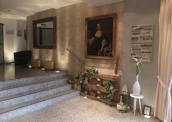 Sopherl Am - Fruehstueck Auf Der Seeterrasse, Sehr Ruhig Und Wunderschoen Am See, 3 Minuten Nach Oberpfaffenhofen, Viele Radtouren, Restaurants & Cafes In Der Umgebung Hotel 3*