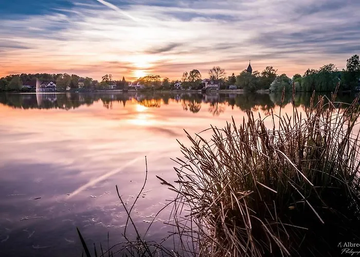 Sopherl Am - Frühstück Auf Der Seeterrasse, Sehr Ruhig Und Wunderschön Am See, 3 Minuten Nach Oberpfaffenhofen, Viele Radtouren, Restaurants&cafes In Der Umgebung Hotel Weßling