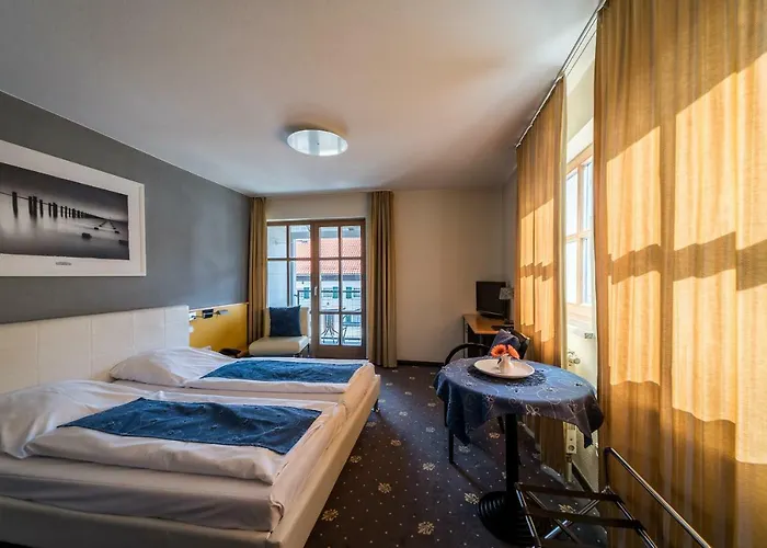 Sopherl Am - Fruehstueck Auf Der Seeterrasse, Sehr Ruhig Und Wunderschoen Am See, 3 Minuten Nach Oberpfaffenhofen, Viele Radtouren, Restaurants & Cafes In Der Umgebung Weßling